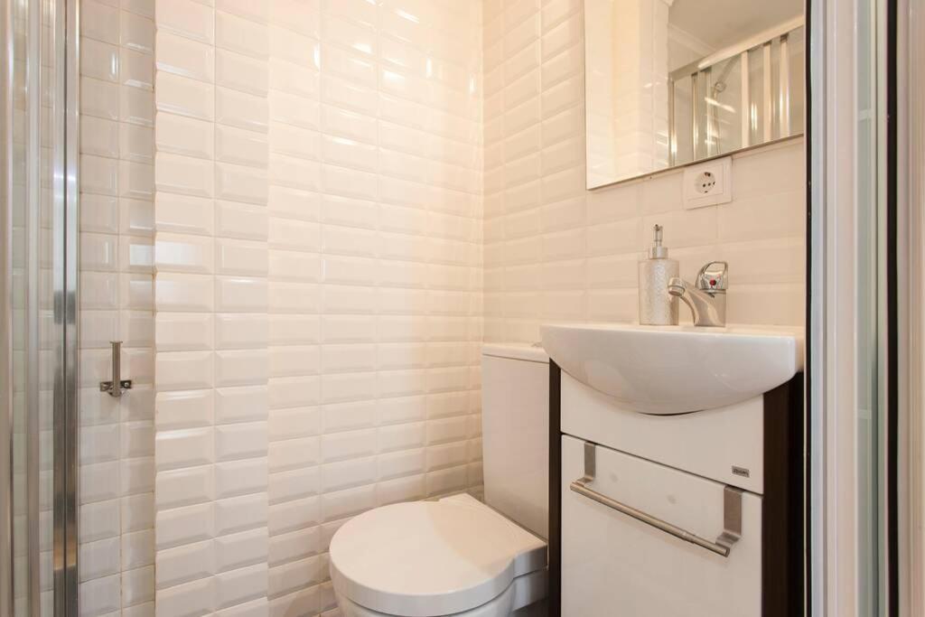 Charming Studio In Mouraria Lissabon Buitenkant foto