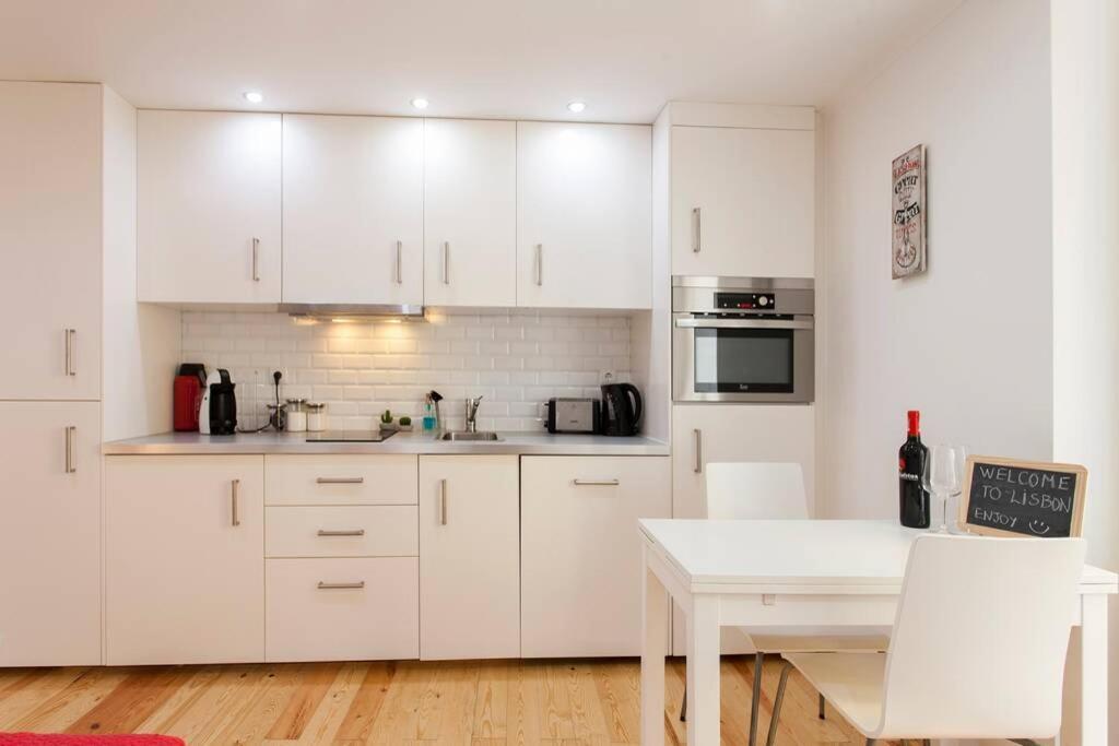 Charming Studio In Mouraria Lissabon Buitenkant foto